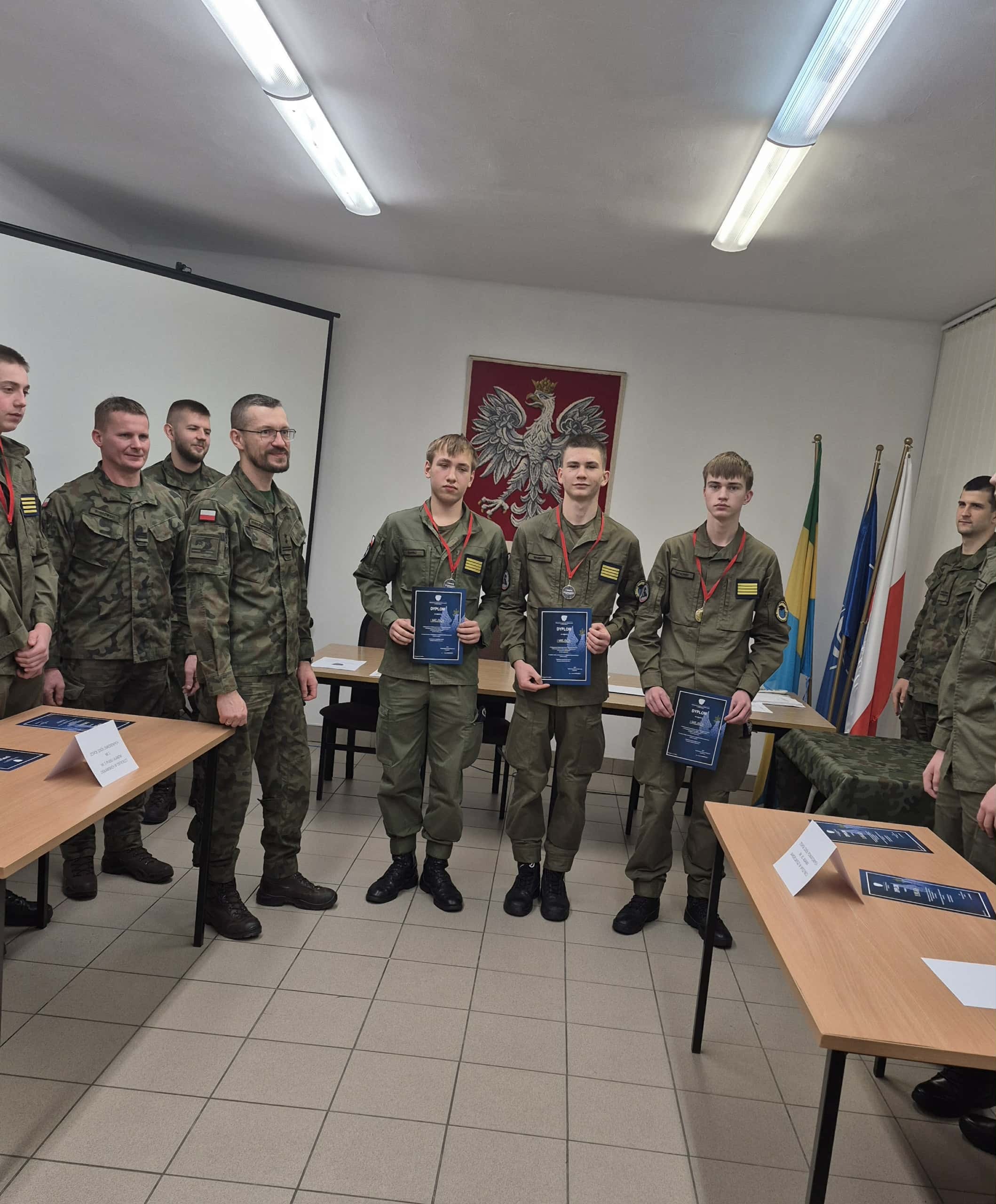 EKSTRAKLASA WOJSKOWA